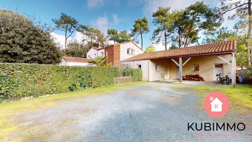 Luxury home in Longeville-sur-Mer, Vendée