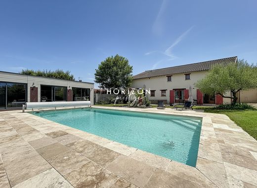 Luxury home in Belleville, Rhône