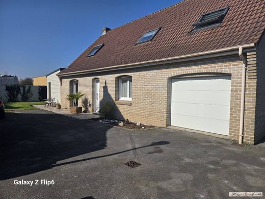 Luxury home in Leffrinckoucke, North