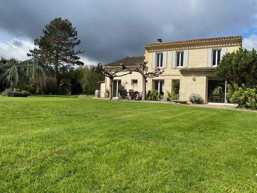 Luxury home in Vayres, Gironde