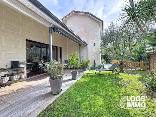 منزل ﻓﻲ Le Bouscat, Gironde