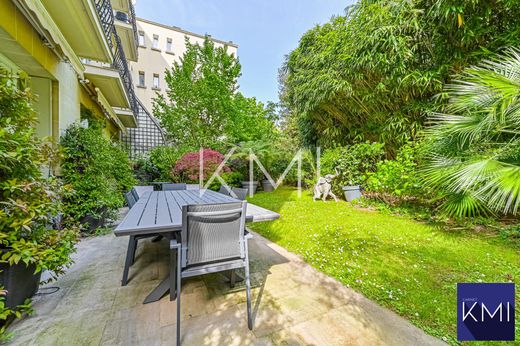 Apartment / Etagenwohnung in Neuilly-sur-Seine, Hauts-de-Seine