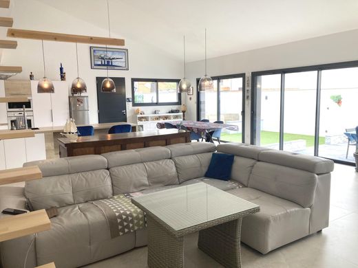 Maison de luxe à Argelès, Pyrénées-Orientales