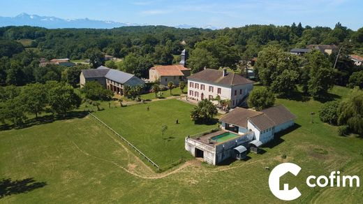 Luxe woning in Tarbes, Hautes-Pyrénées