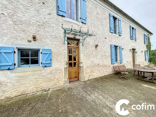 Luxe woning in Gardères, Hautes-Pyrénées