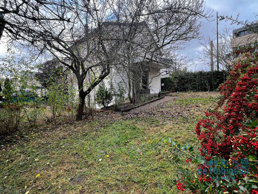 Luksusowy dom w Le Plessis-Robinson, Hauts-de-Seine