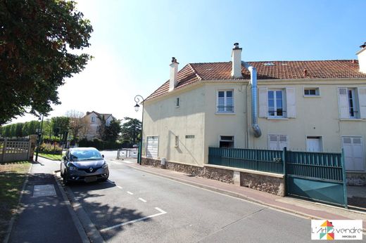 Croissy-sur-Seine, Yvelinesの高級住宅