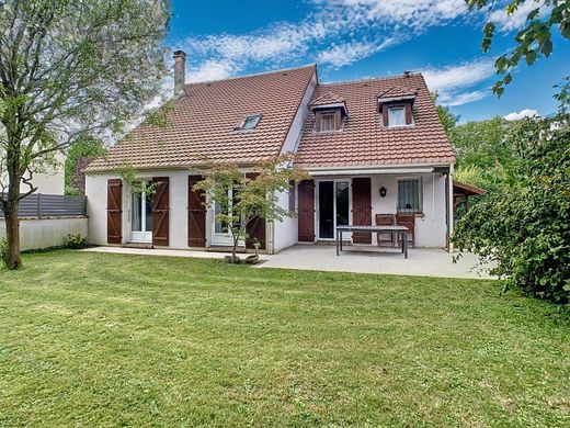 Luxury home in Toussus-le-Noble, Yvelines