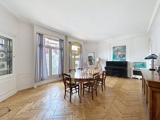 Luxury home in Croix, North