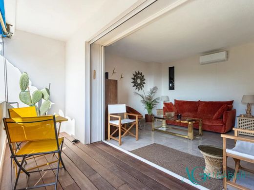 Apartment / Etagenwohnung in Hyères, Var