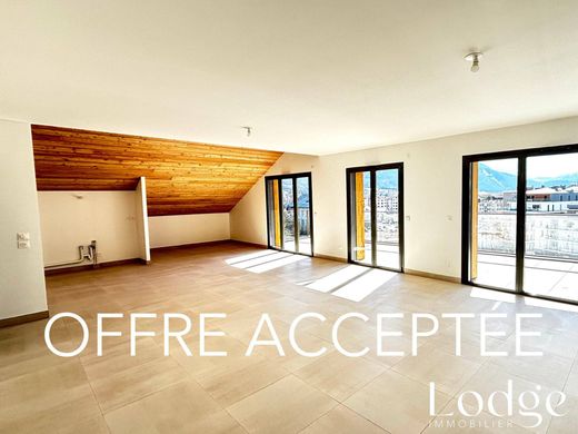 Apartment / Etagenwohnung in Briançon, Hautes-Alpes