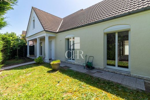Luxury home in Saint-Brice-sous-Forêt, Val d'Oise