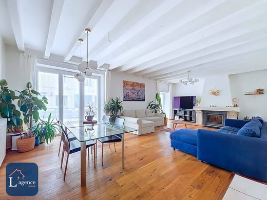 Luxury home in Gex, Ain