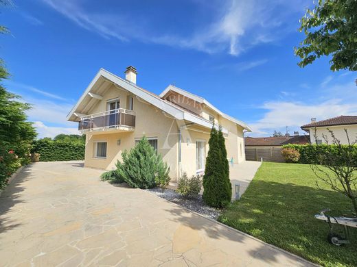 Luxury home in Prévessin-Moëns, Ain
