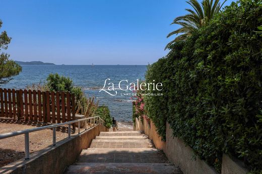 Apartment / Etagenwohnung in Carqueiranne, Var