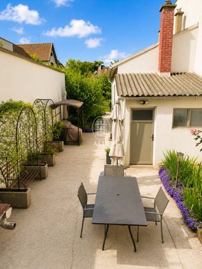 Luxury home in Nanterre, Hauts-de-Seine