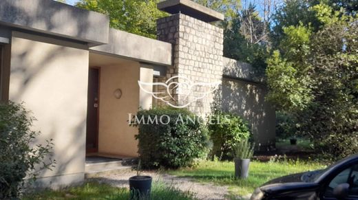 Luxe woning in Morières-lès-Avignon, Vaucluse