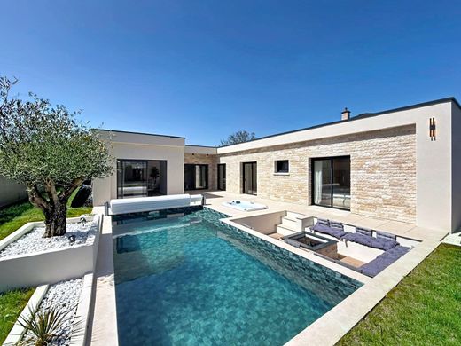 Luxury home in Les Martres-de-Veyre, Puy-de-Dôme
