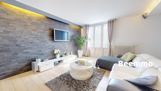 Apartament w Chaville, Hauts-de-Seine