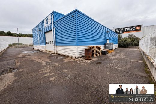 Complesso residenziale a Saint-Mitre-les-Remparts, Bocche del Rodano