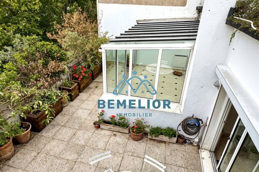 Apartment in La Muette, Auteuil, Porte Dauphine, Paris