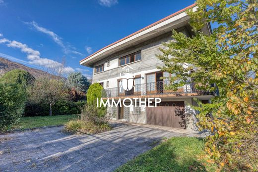 Luxus-Haus in Meylan, Isère