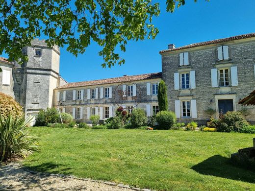 Luxury home in L'Isle-d'Espagnac, Charente