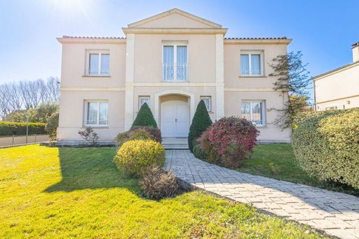 Luxury home in Gradignan, Gironde