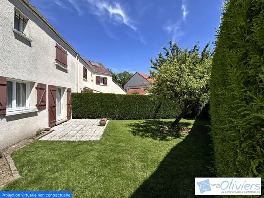 ‏בתי יוקרה ב  Voisins-le-Bretonneux, Yvelines