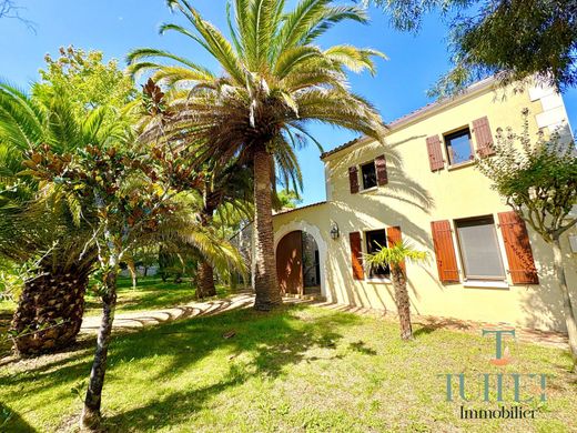 Luxury home in La Tremblade, Charente-Maritime