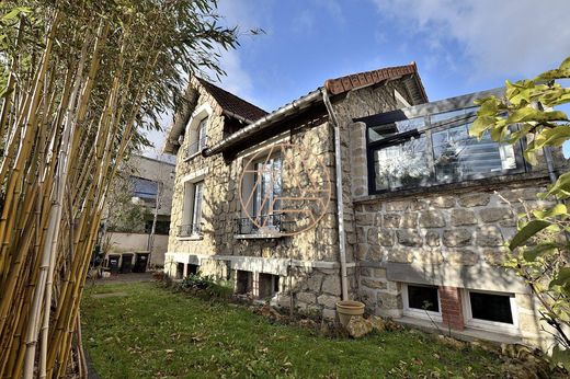 Luxury home in Saint-Maur-des-Fossés, Val-de-Marne