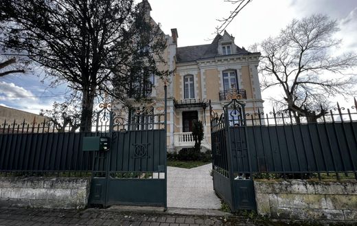 Casteljaloux, Lot-et-Garonneの高級住宅