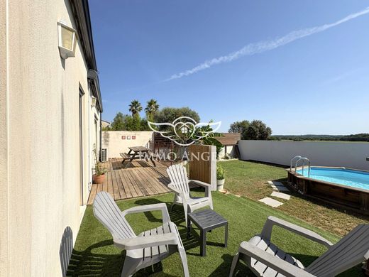 Luxus-Haus in Castries, Hérault