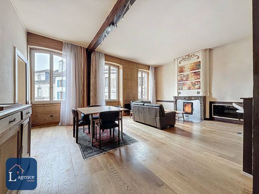 Apartment / Etagenwohnung in Gex, Ain