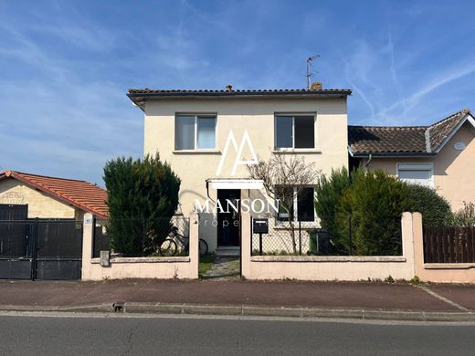 Luxury home in Bruges, Gironde