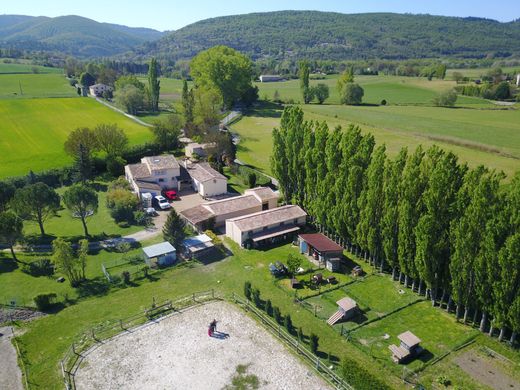 Πολυτελή κατοικία σε Forcalquier, Alpes-de-Haute-Provence