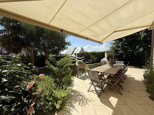 Luxury home in Bénouville, Calvados