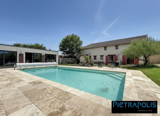 Casa di lusso a Montmerle-sur-Saône, Ain