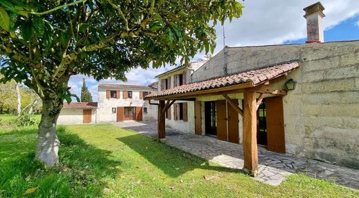 Luxus-Haus in Saintes, Charente-Maritime