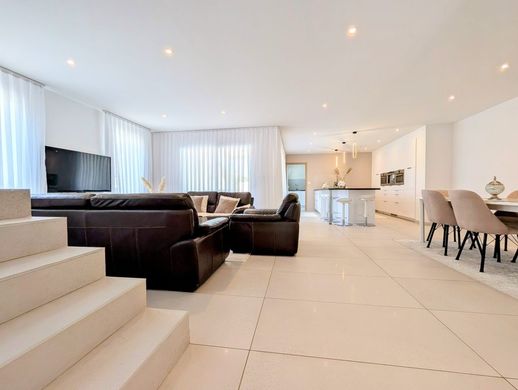Luxury home in Perrigny-lès-Dijon, Cote d'Or
