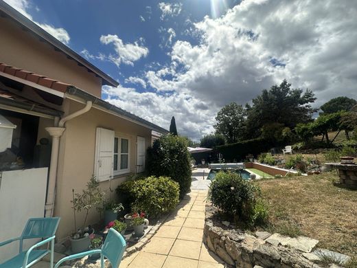 豪宅  Écotay, Loire