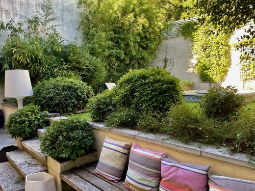 Πολυτελή κατοικία σε Nîmes, Gard