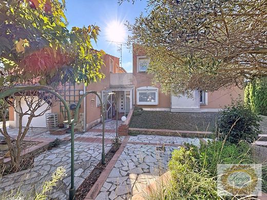 Lüks ev Nîmes, Gard