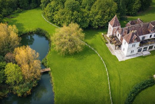 Castle in La Madeleine-Bouvet, Orne