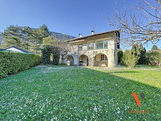 Casa de lujo en Meylan, Isere