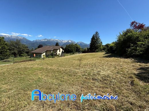 Land in Bernin, Isère