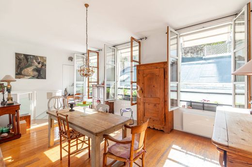 Apartment / Etagenwohnung in Bastille, République, Nation-Alexandre Dumas, Paris