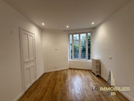 Apartment / Etagenwohnung in Montparnasse, Alésia, Montsouris, Paris