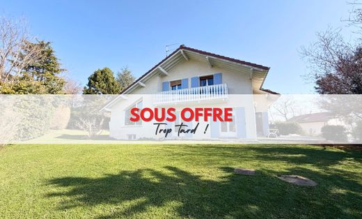 Luxury home in Gex, Ain