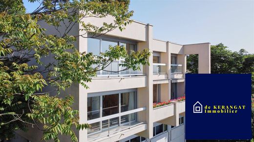 Luxury home in Le Plessis-Robinson, Hauts-de-Seine